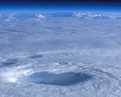 Как выглядят ураганы из космоса