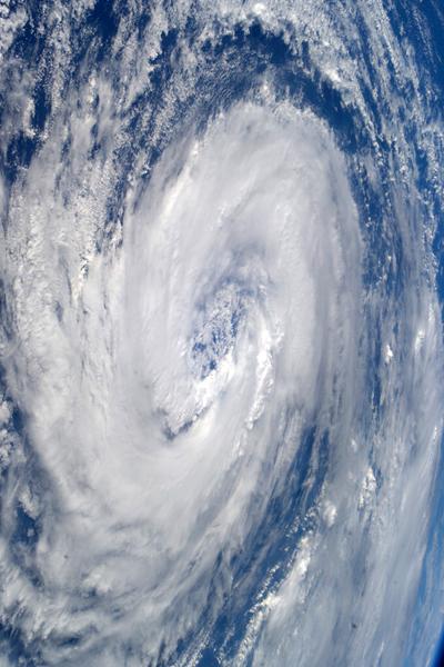 Как выглядят ураганы из космоса