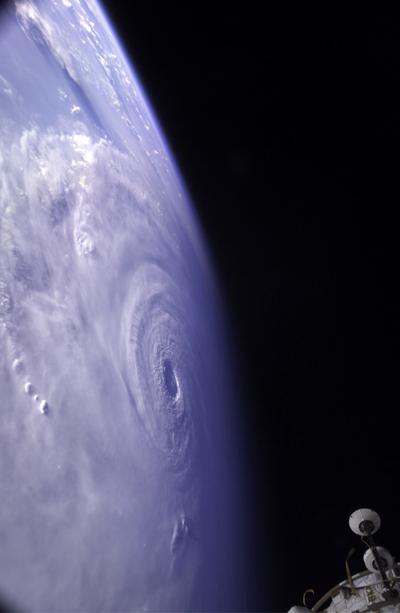 Как выглядят ураганы из космоса