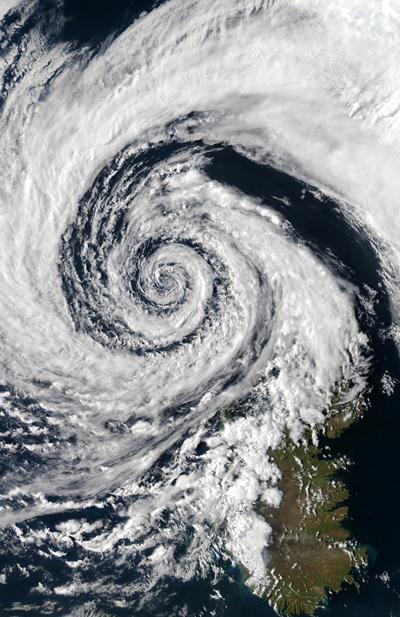Как выглядят ураганы из космоса