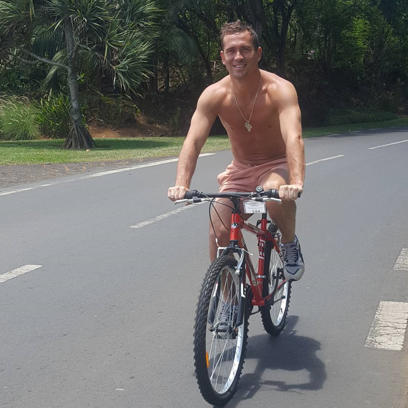 Море, солнце и роскошь: где и как проводят отпуск футболисты РФ