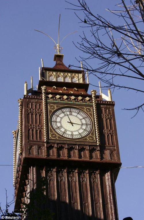 Итальянские кондитеры построили шоколадный Биг Бен