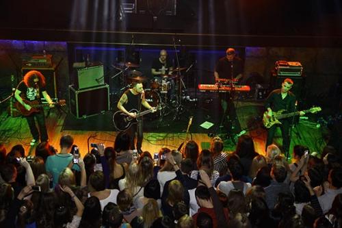 «Звери» подарили влюбленным «пожизненный» концерт