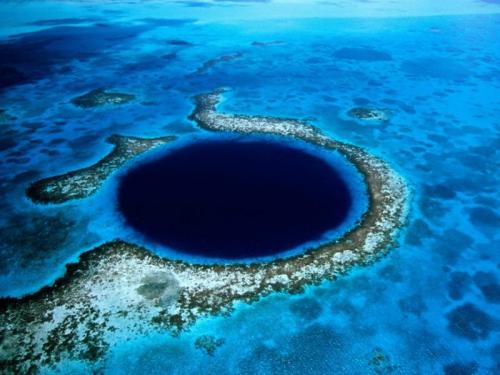 10 самых впечатляющих впадин на Земле