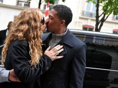 Лучшие поцелуи знаменитостей в 2012 году