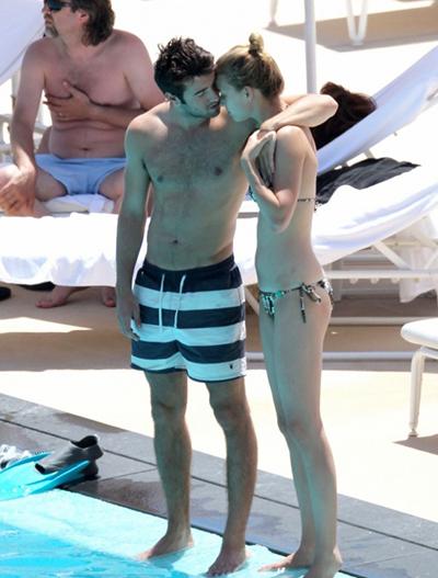 Лучшие поцелуи знаменитостей в 2012 году