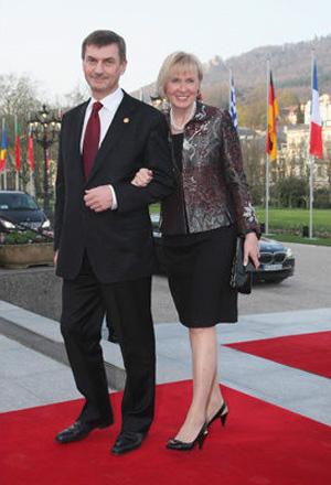 Первые леди вышли в большой свет