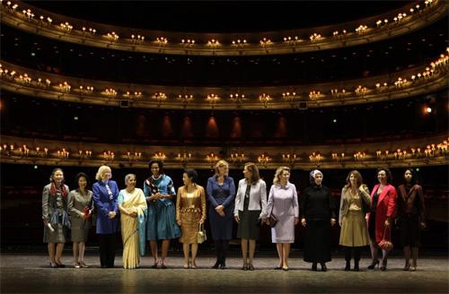 Первые леди вышли в большой свет