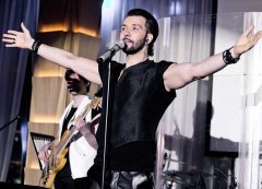 Денис Клявер проверил любовь временем