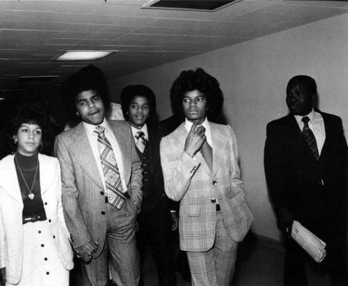 Опубликованы редкие ранние фото Майкла Джексона