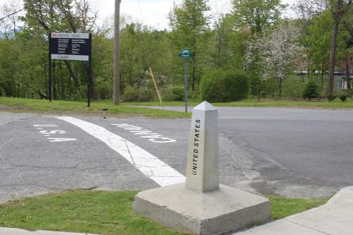 Топ-10 самых необычных границ мира