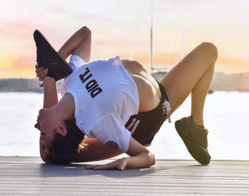 19-летняя американка потрясла мир своей невероятной гибкостью