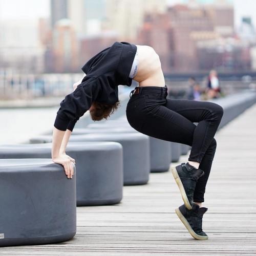 19-летняя американка потрясла мир своей невероятной гибкостью