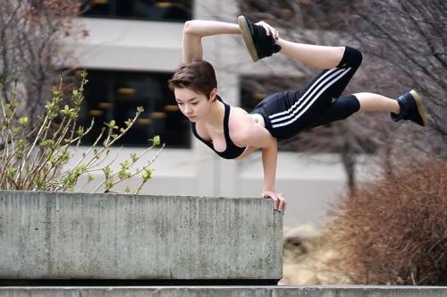 19-летняя американка потрясла мир своей невероятной гибкостью