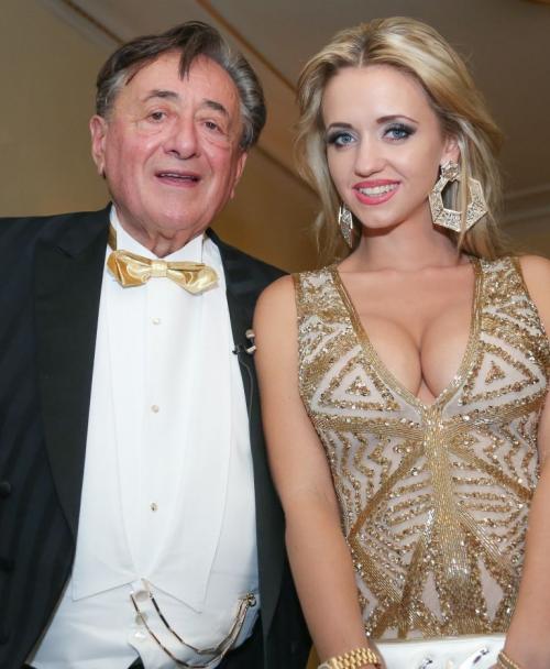 На ком женятся престарелые знаменитости