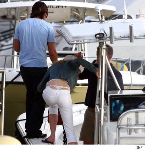 Звезды в стрингах: одетые по самое не могу