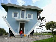 Дом вверх тормашками разместился в Германии