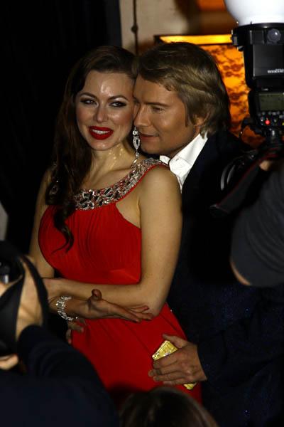 Николай Басков пришел с новой подругой на вечеринку к Алексею Воробьеву