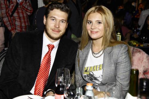 Николай Басков пришел с новой подругой на вечеринку к Алексею Воробьеву