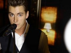 Николай Басков пришел с новой подругой на вечеринку к Алексею Воробьеву