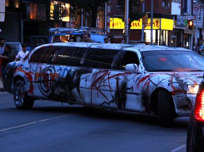 Роберт Паттинсон получил тортом в лицо