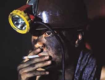 Шахтеров учат обращению с женами