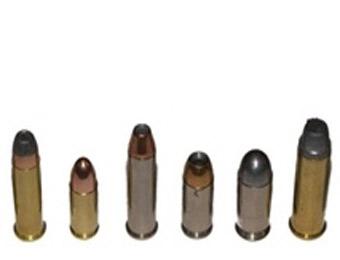 Мужчина обнаружил 400 патронов в телевизоре 82-летней соседки