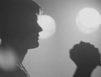 Умершего музыканта попросили выступить на премьере