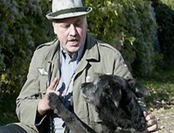 В Германии мужчина сел в тюрьму за то, что обучил собаку приветствию Гитлера