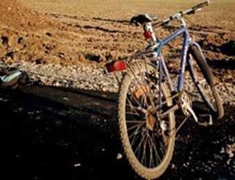 Серба арестовали за падение с собственного велосипеда
