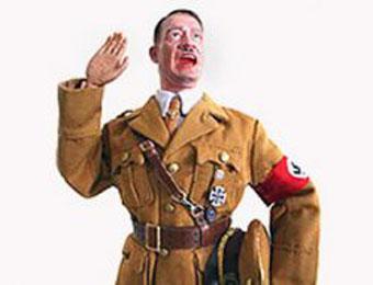 В Киеве появилась игрушка — Адольф Гитлер и с запасной "доброй головой"