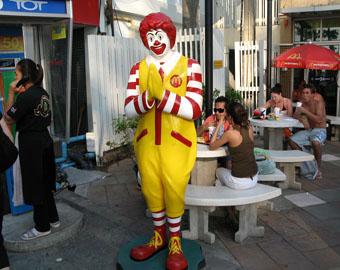 Мужчина похудел на 36 кг, питаясь в "Макдональдс"