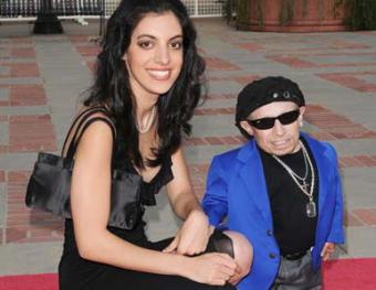 Бывшая девушка Мини-Мы рассказала о сексуальных привычках карлика