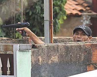 Полиция 10 часов обезвреживала бразильца с пистолетом от игровой приставки Sega (ФОТО)