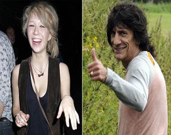 Гитарист «Роллинг Стоунз» отдохнул на Гавайях с русской подругой (ФОТО)