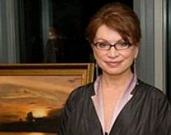 Российская художница, выпив в самолете вина и мыла, облаяла и покусала стюардессу