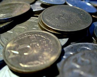 Уволенной кладовщице выплатили 30 тысяч компенсации 5-копеечными монетами