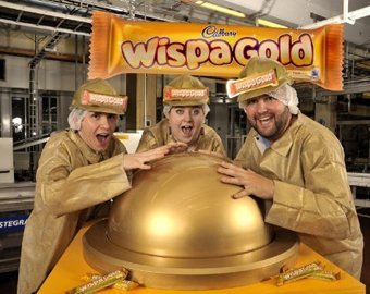 В британских магазинах стали продавать шоколад по цене золота