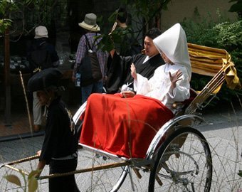 В токийском аэропорту теперь можно пожениться