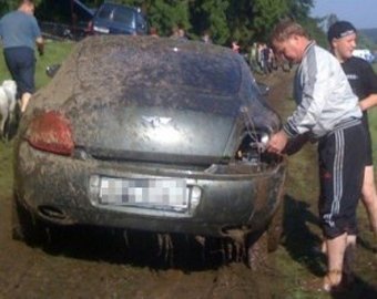 Ярославский олигарх разбил свой "Бентли"