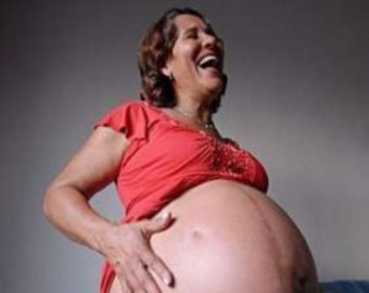 В Бразилии бабушка родила себе внучку