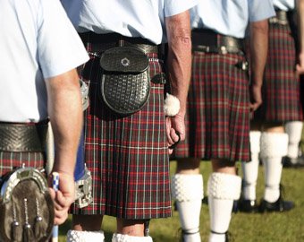 Шотландцам порекомендовали надевать под килты нижнее белье