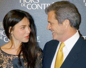 Папарацци засняли Гибсона с дочкой от русской пианистки