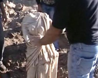 Ливни в Израиле вымыли из утеса античную статую