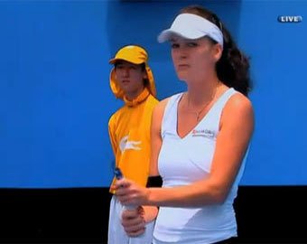 На Australian Open теннисистка метнула ракеткой в трибуны