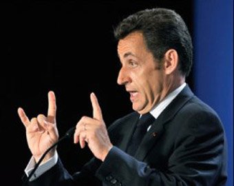 Жующий жвачку Саркози возмутил турок