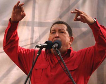 Уго Чавес объявил войну силиконовым бюстам