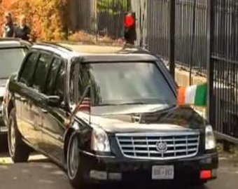 Лимузин Обамы застрял в воротах посольства