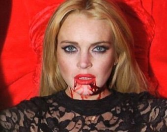 Линдси Лохан снялась в вампирской сессии