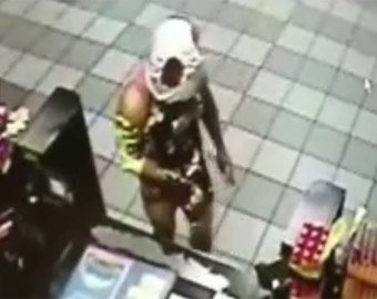 Вор с трусами на голове ограбил американский магазин